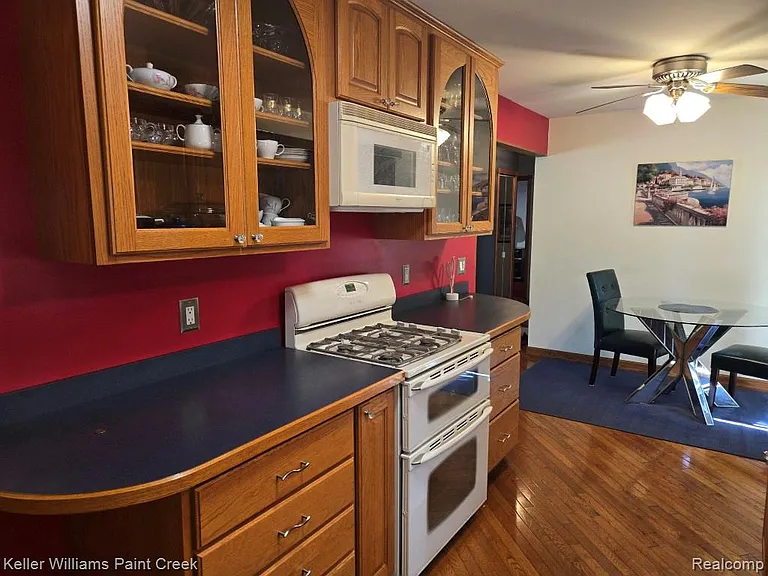 2340 Morton Grand — Photo 15