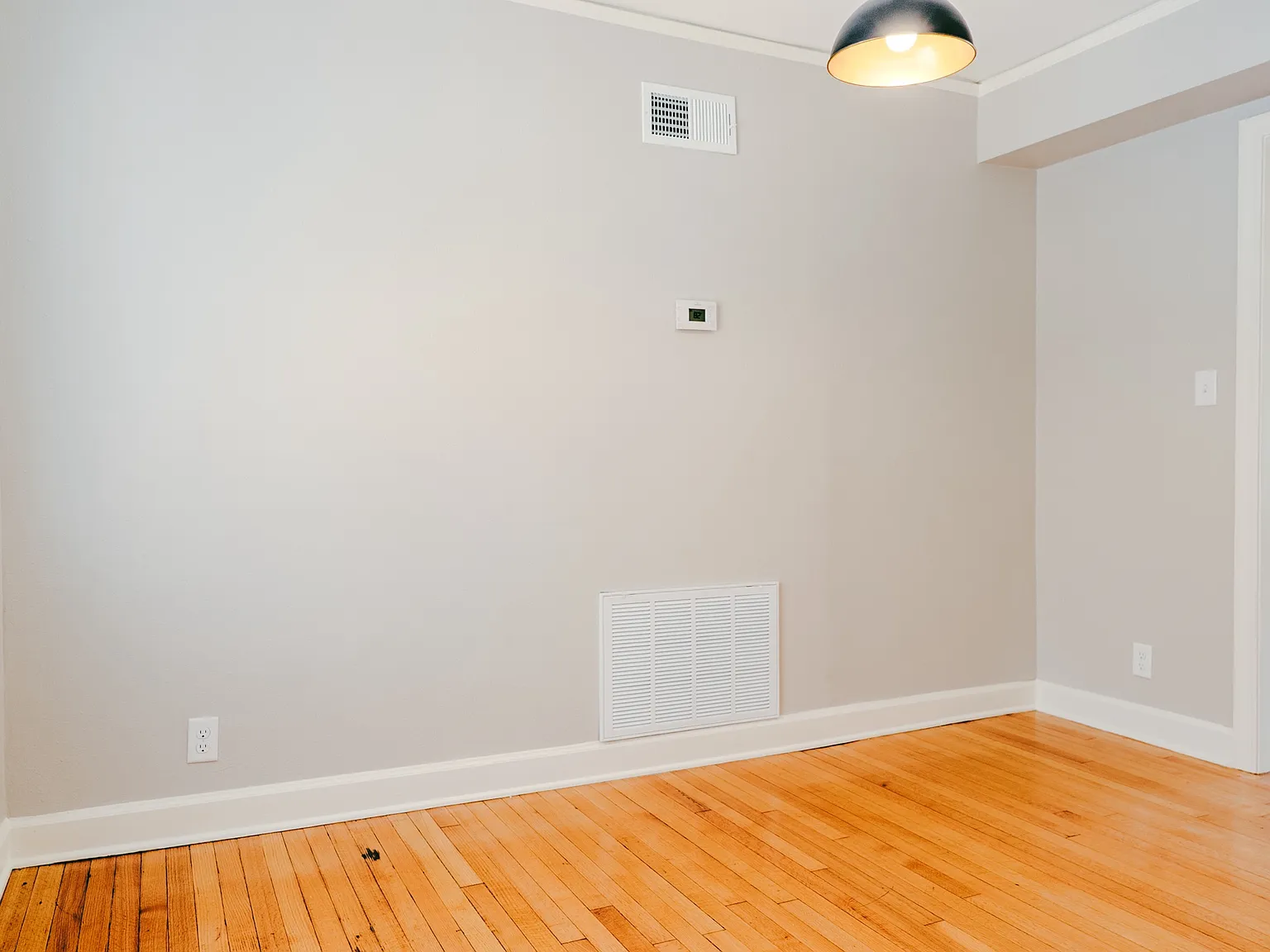 2 bed, 980 sqft, $1,300 — Photo 4