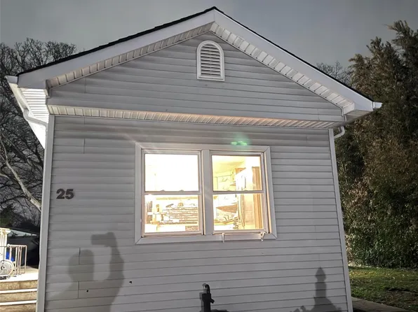 25 Buttercup Drive, Bohemia, NY 11716