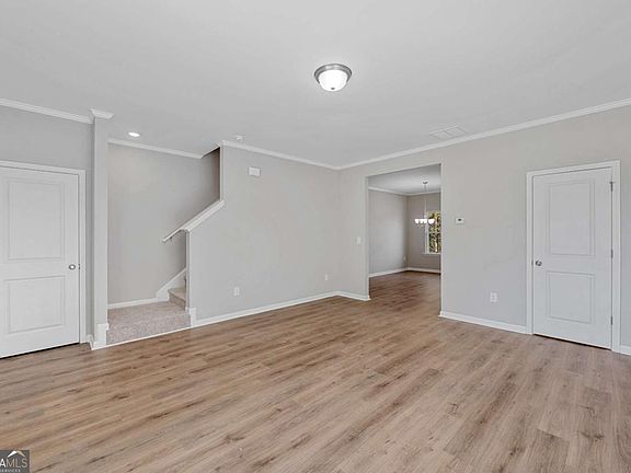 3rd image of 2832 Laurel Ridge Cir