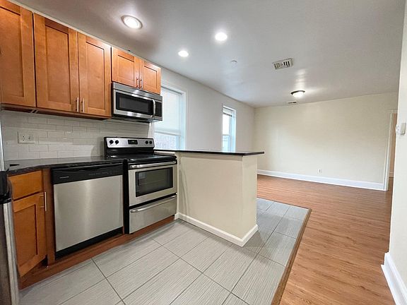 2nd image of 211 S 45th St #3A