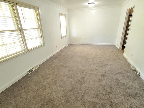 4th image of 11 Shrevewood Dr