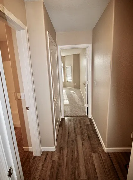 1115 E Pontiac Dr — Photo 23
