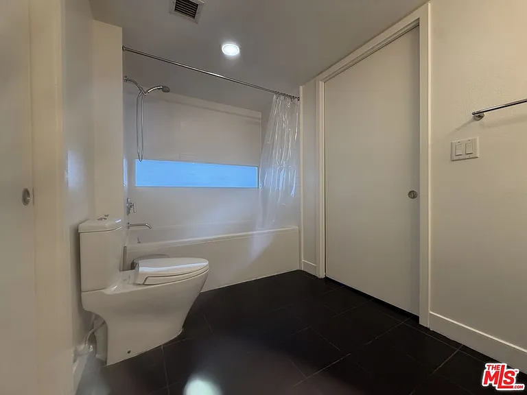 901 S Flower St #613 — Photo 17