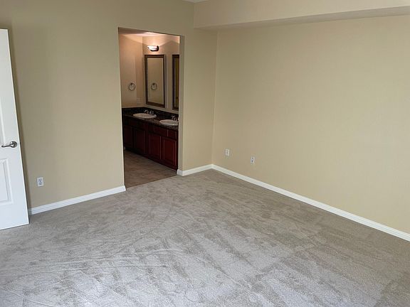 Bedroom (photo 1)