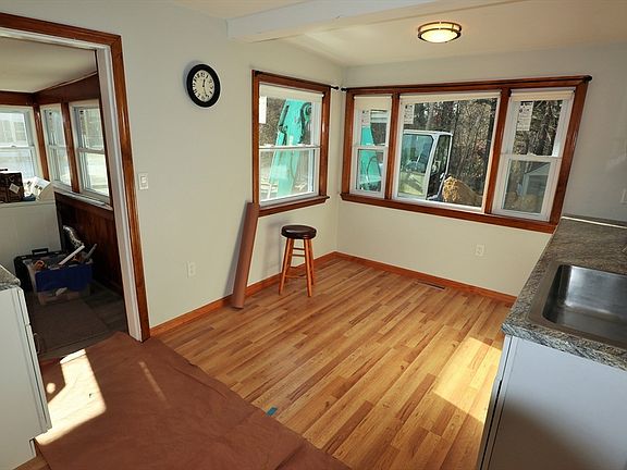 4th image of 2223 Washington St