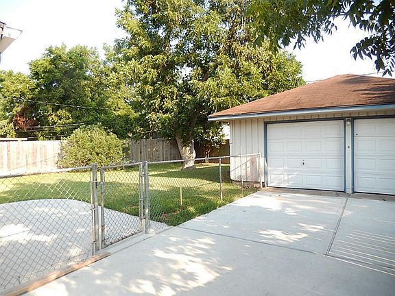 2nd image of 10106 Antrim Ln