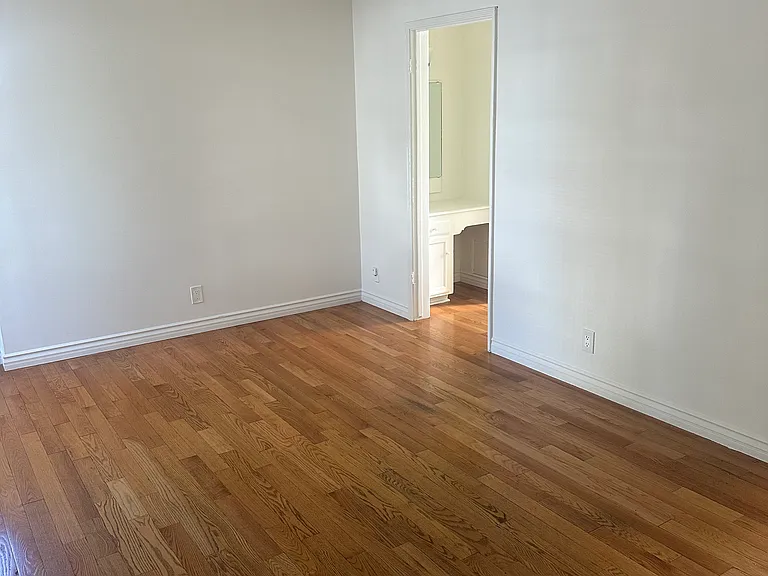 959 Gayley Ave #19 — Photo 5
