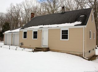 16 California Dr, Oakdale, CT 06370