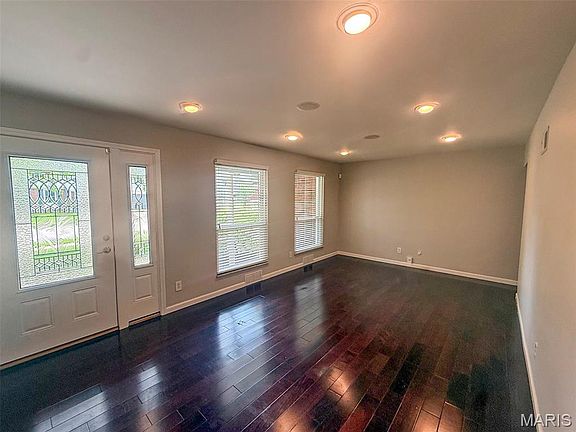 4th image of 1449 Friar Tuck Ln