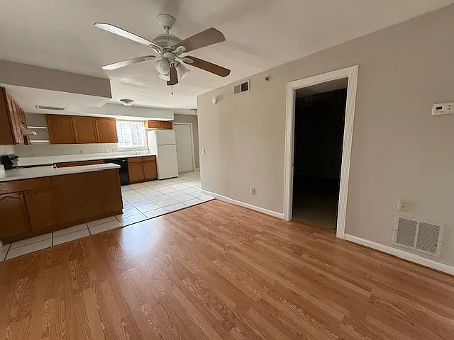641 Powder Springs St SE #13 — Photo 5