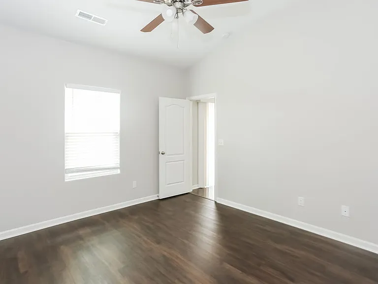 7609 Malden Park Dr — Photo 9
