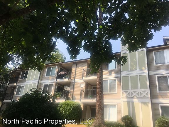 2nd image of 11223 NE 128th St APT J303