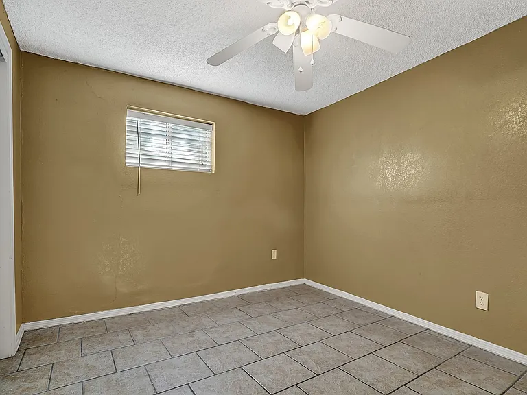 San Jose Apartments — Photo 16