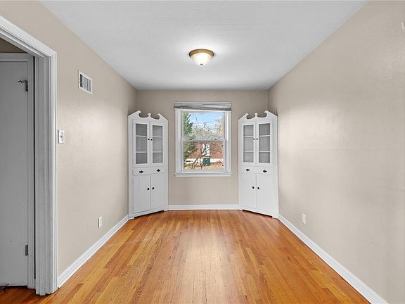 4th image of 9433 Ardmore Dr