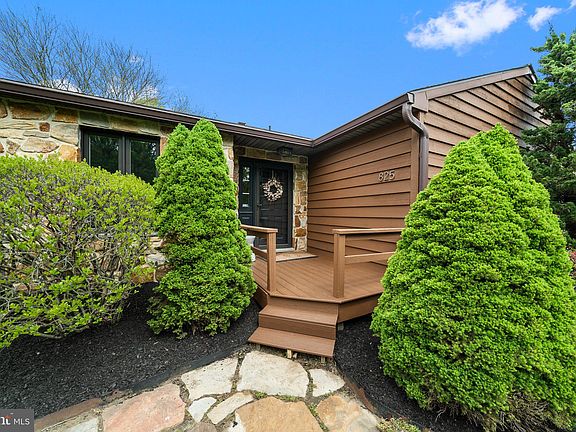 3rd image of 825 William Thomas Dr