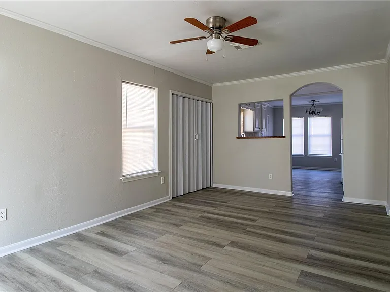 218 E Hunnicutt St — Photo 8
