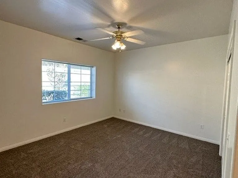 718 Orchid Dr — Photo 24