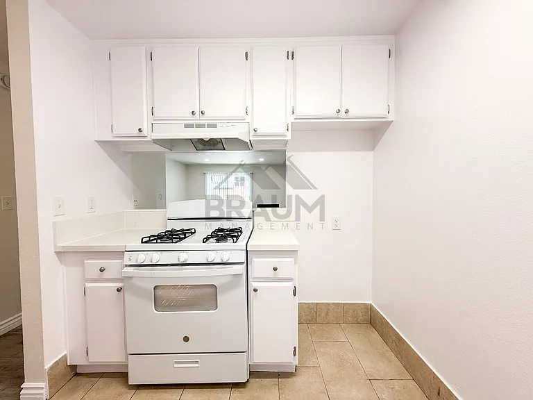 14257 Friar St — Photo 11