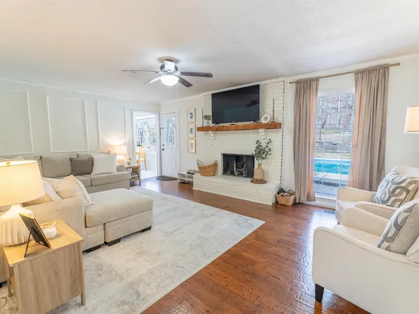 814 Angel Dr, Jacksonville, AL 36265