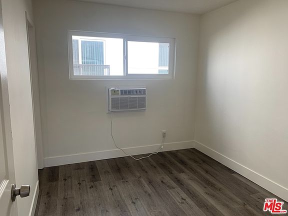 5th image of 6121 Crenshaw Blvd APT 9