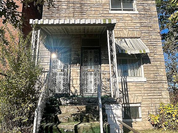 2nd image of 5901 Highland Ave