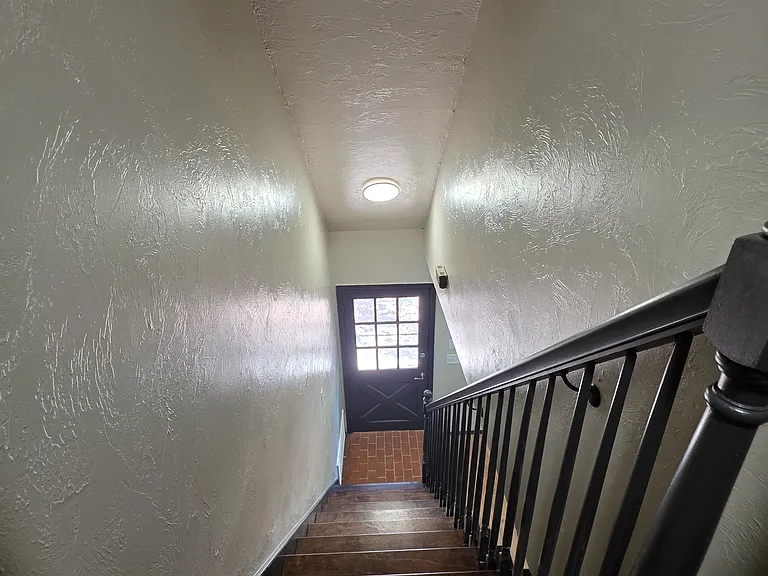 641 Redstone Ave — Photo 14