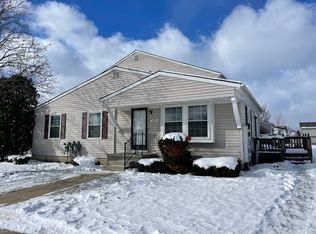 28313 Raleigh Crescent Dr, Chesterfield, MI 48051