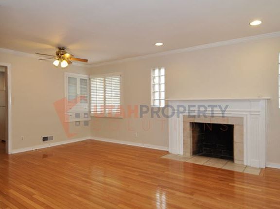 5th image of 2349 E Kensington Ave