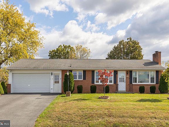 2nd image of 204 Ridge Rd