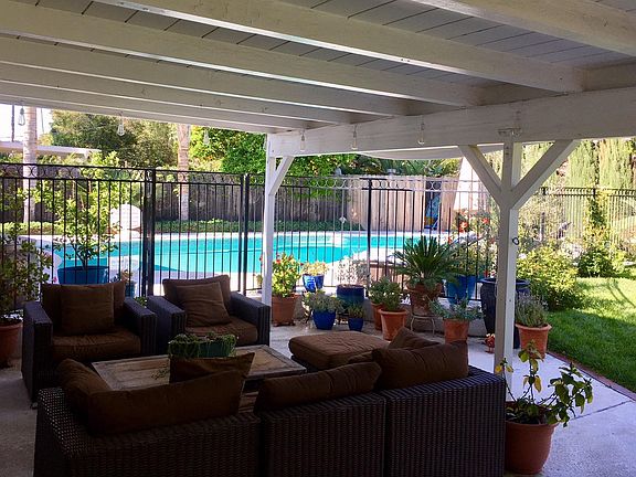 Covered rear patio