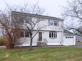 93 Tawny Thrush Rd, Naugatuck, CT 06770