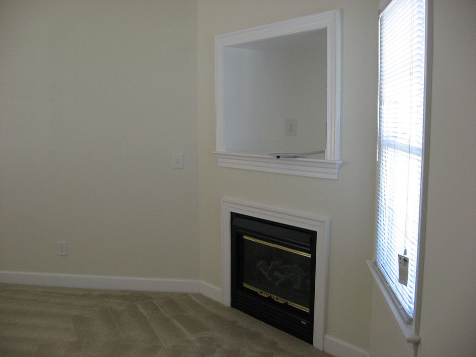 2nd image of 2208 Brookville Dr #B