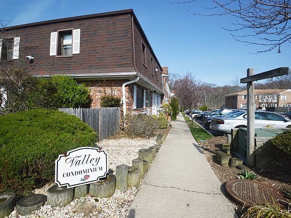 2nd image of 426-6 Corona Ave