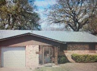 3025 Timberline Dr, Fort Worth, TX 76119