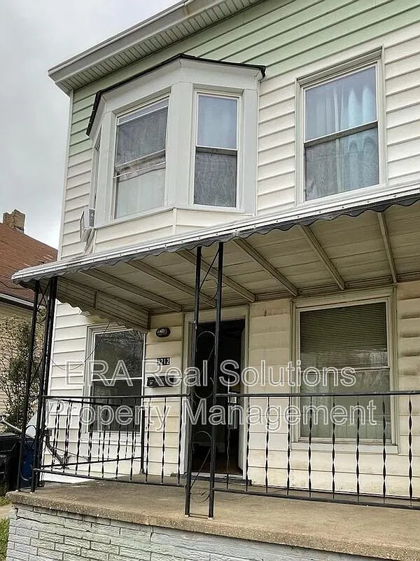 2 bed, 1.0 bath, $875 — Photo 1