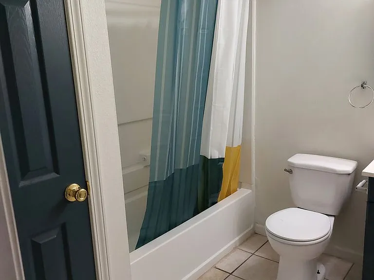 2250 S Oliver Ave — Photo 26