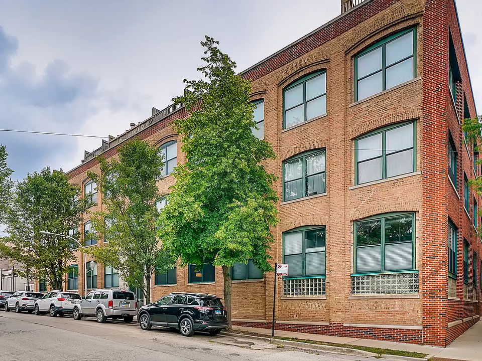 1st image of 3201 N Ravenswood Ave APT 104