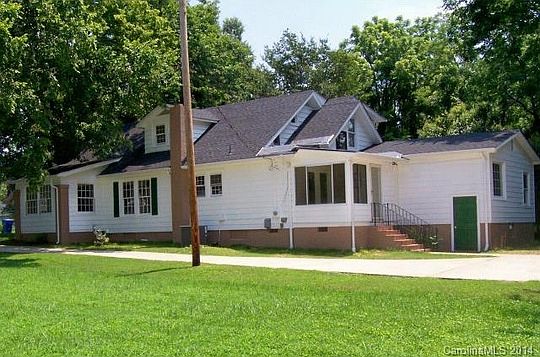 2nd image of 204 S Goforth St