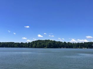 S Point Dr, Loogootee, IN 47553