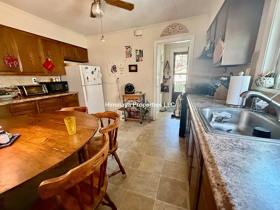 27 Sunset Rd #1