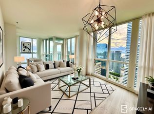 33 S Bay St #3812, Toronto, ON M5J2Z3