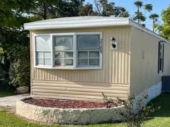 2588 La Boca Dr, New Smyrna Beach, FL 32168