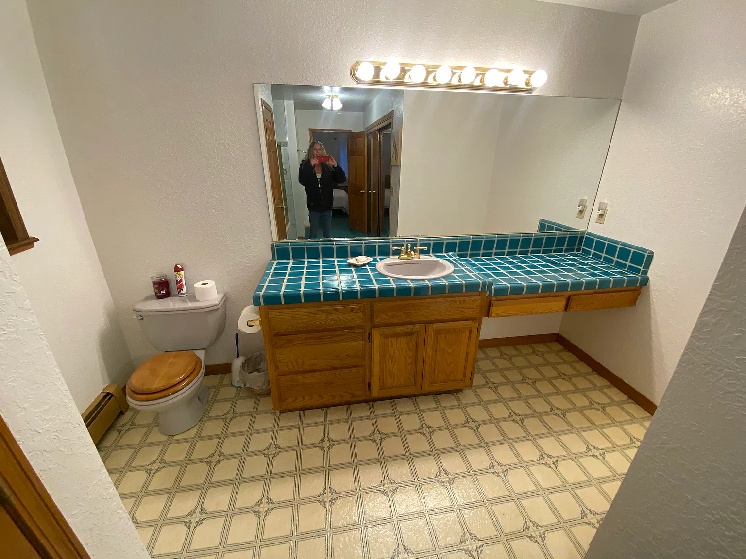 4 bed, 4504 sqft, $1,200 — Photo 3