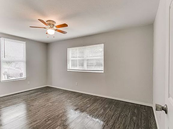 3rd image of 124 NE 23rd St #209