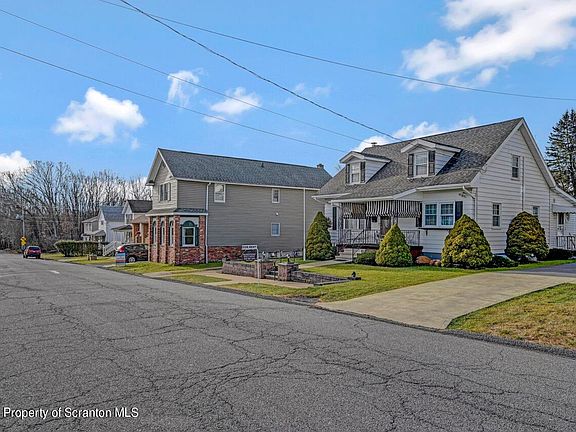 2nd image of 935 Dimmick St