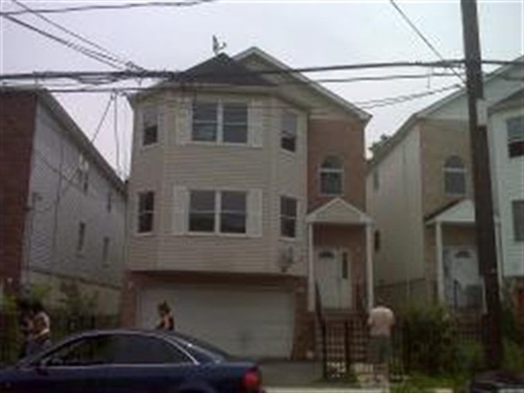 2nd image of 418 S 19th St APT 3