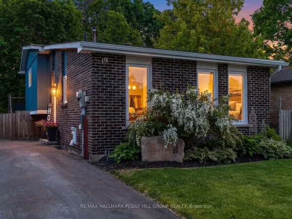 19 Austen Ln, Barrie, ON L4N 4V4