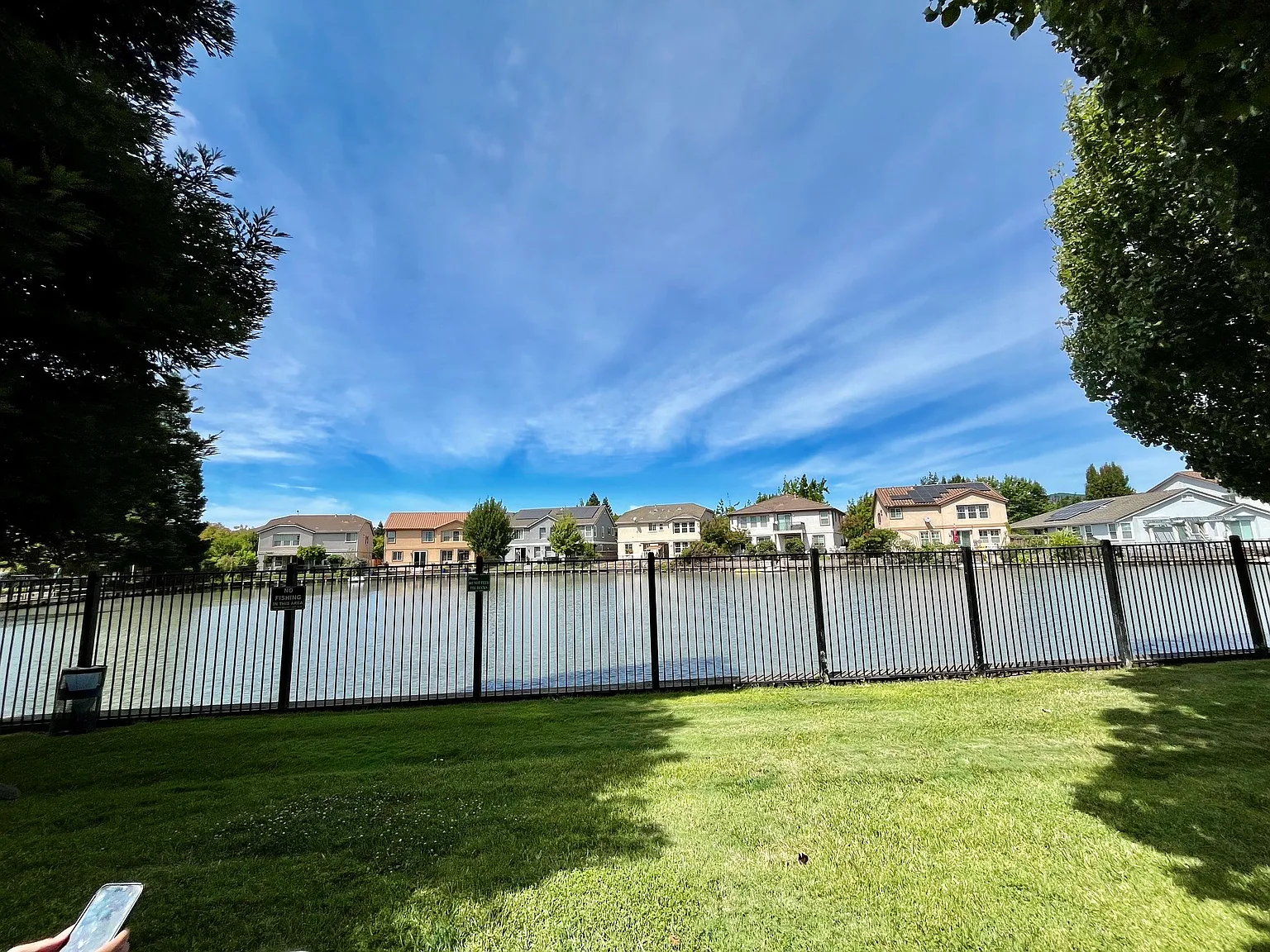 3 bed, 2.5 bath, 2269 sqft, $3,600 — Photo 4