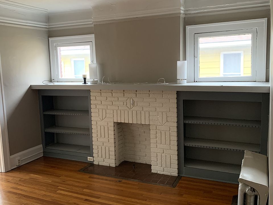 1st image of 157 Casterton Ave APT 1